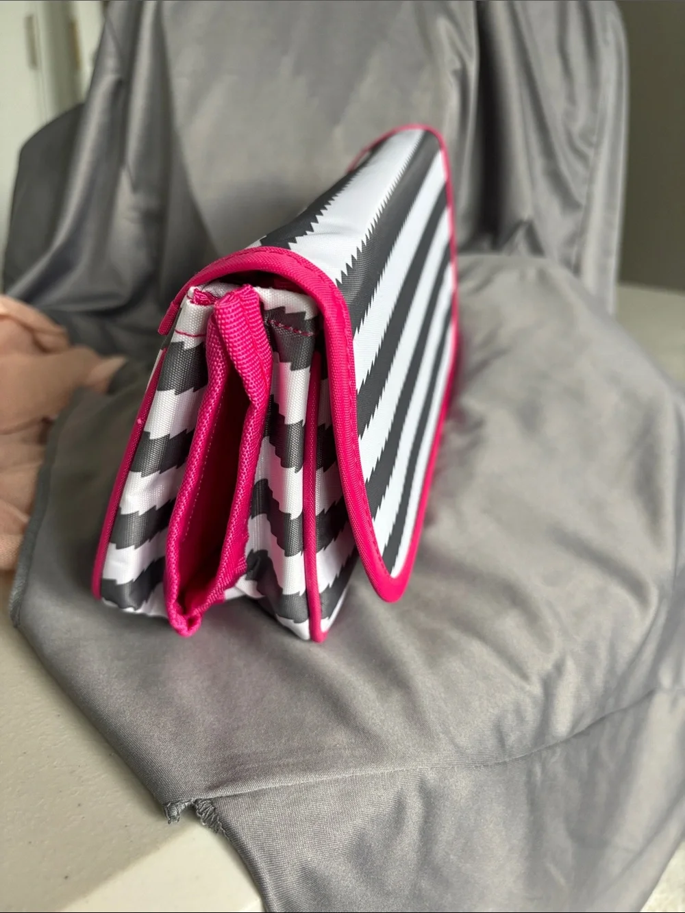 Brand new Small Makeup bag from thirty-one